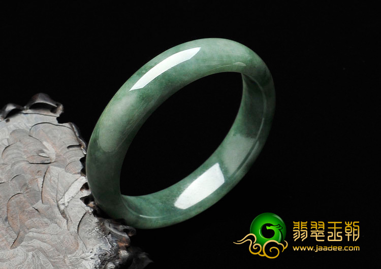 糯冰种蓝晴水缅甸翡翠手镯（56.6mm）