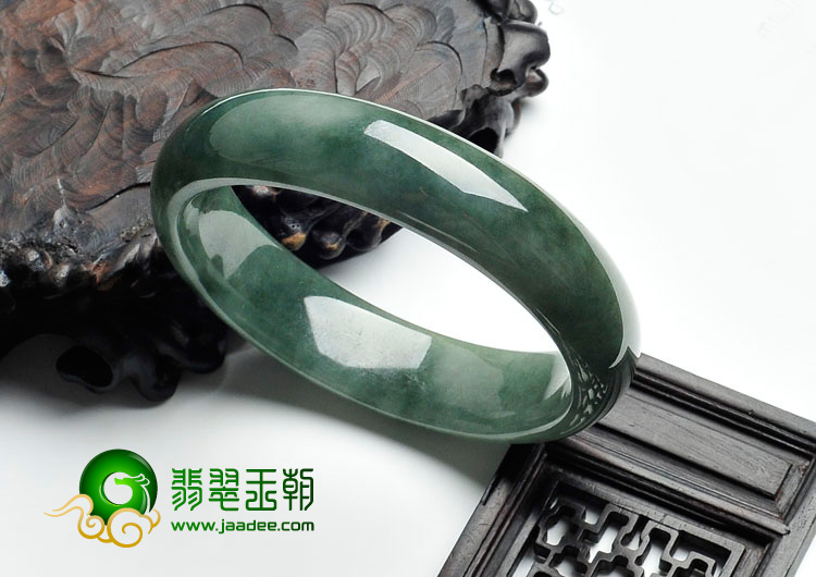 糯冰种蓝晴水缅甸翡翠手镯（56.6mm）