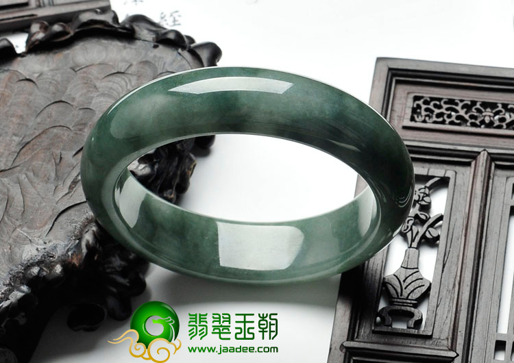 糯冰种蓝晴水缅甸翡翠手镯（60.9mm）