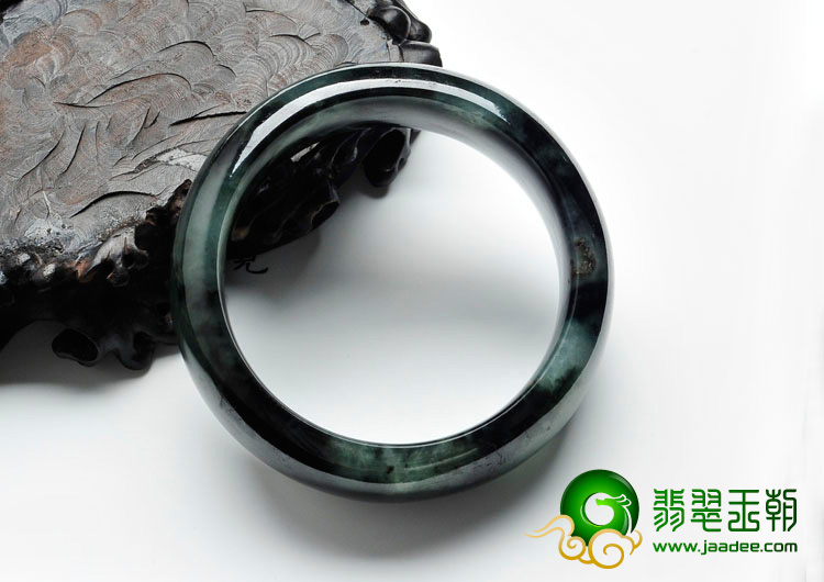 糯冰种油青缅甸翡翠手镯（57.1mm）