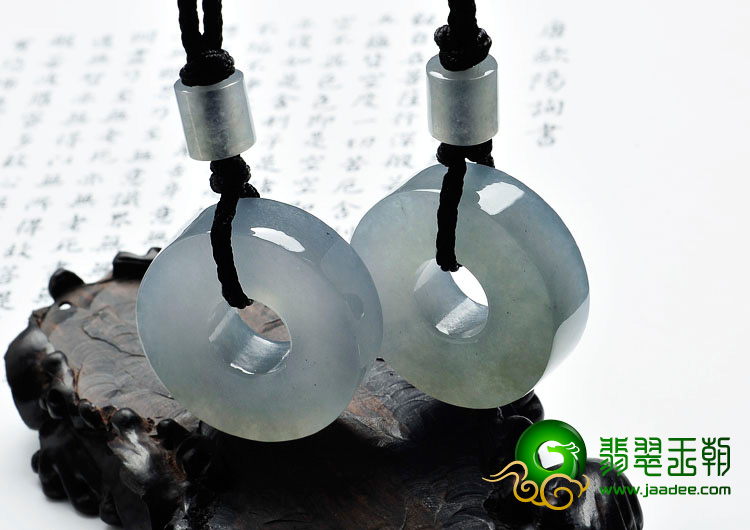 冰种蓝晴水缅甸翡翠路路通挂件（一对）
