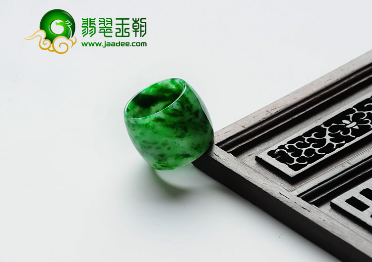糯冰种癣加绿缅甸翡翠路路通挂件