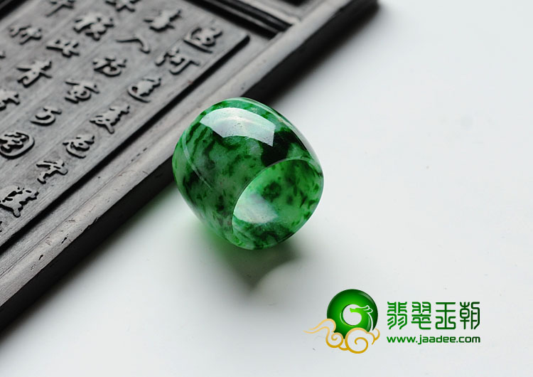 糯冰种癣加绿缅甸翡翠路路通挂件