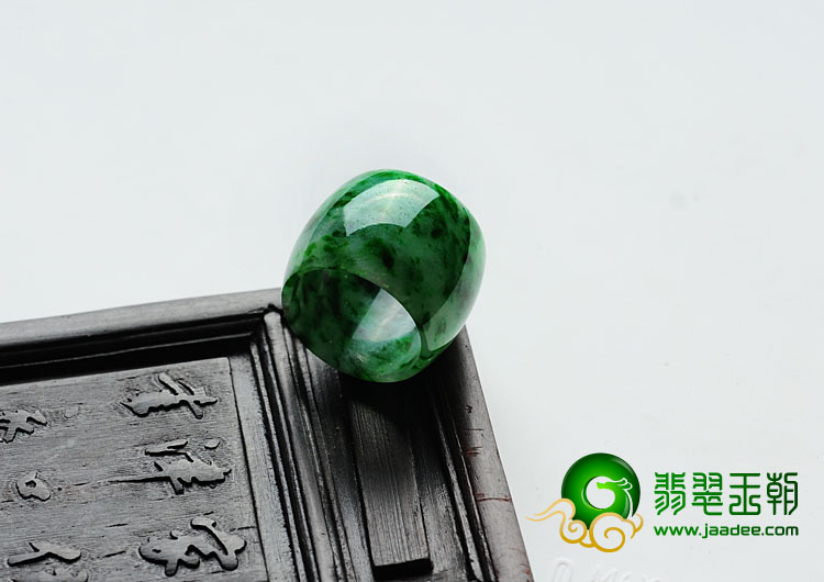 糯冰种癣加绿缅甸翡翠路路通挂件