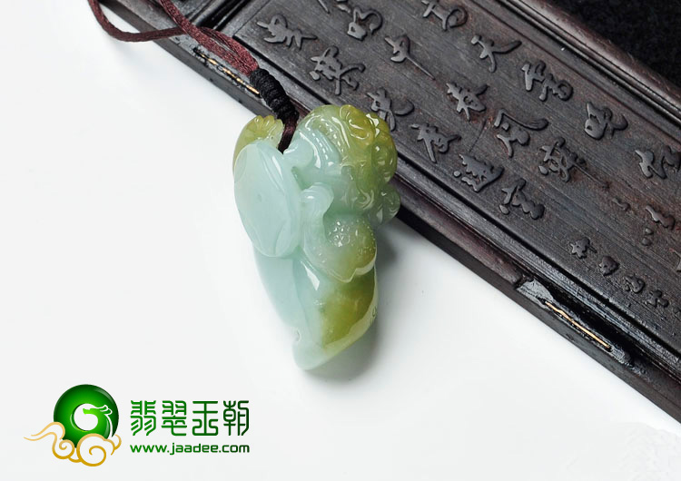 糯冰种黄翡缅甸翡翠貔貅挂件