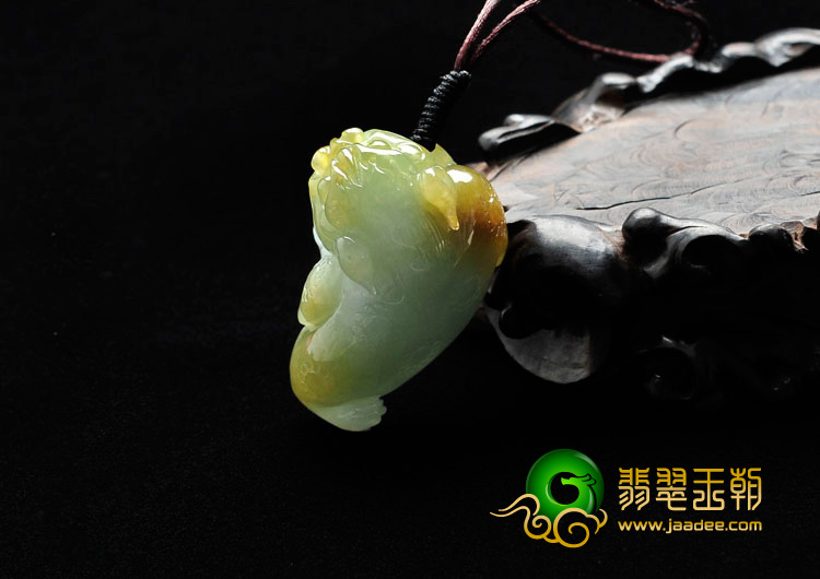 糯冰种黄翡缅甸翡翠貔貅挂件