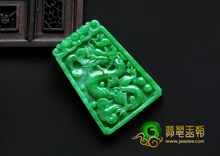 糯冰种阳绿满绿缅甸翡翠龙凤牌挂件