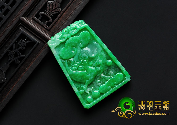 糯冰种阳绿满绿缅甸翡翠龙凤牌挂件