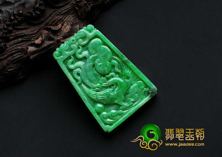 糯冰种阳绿满绿缅甸翡翠龙凤牌挂件