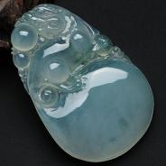 冰种飘花缅甸翡翠古龙戏珠挂件