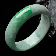 糯冰种翠色缅甸翡翠手镯（60.2mm）