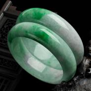 糯冰种翠色缅甸翡翠手镯（一对）