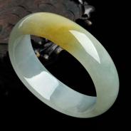 糯冰种黄翡缅甸翡翠贵妃镯（55.1mm-46.6mm）