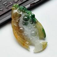 糯冰种黄加绿缅甸翡翠鱼挂件