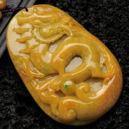 糯冰种黄翡飘翠缅甸翡翠龙牌挂件