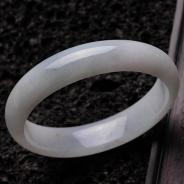 细糯种淡春色缅甸翡翠手镯（58.5mm）