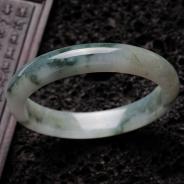 糯冰种飘花缅甸翡翠手镯（56.3mm）