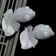 糯冰种淡春带彩缅甸翡翠小金鱼挂件（一对）