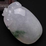 糯冰种飘绿花缅甸翡翠福瓜挂件