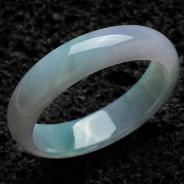 糯冰种春带彩缅甸翡翠手镯（55.5mm）