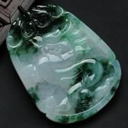 糯冰种飘绿花缅甸翡翠龙牌挂件