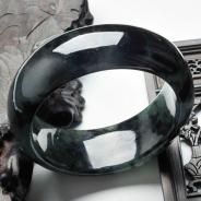 糯冰种油青缅甸翡翠手镯（57.1mm）