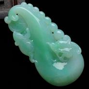 糯冰种豆色缅甸翡翠望子成龙挂件