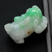 糯冰种翠色缅甸翡翠貔貅挂件