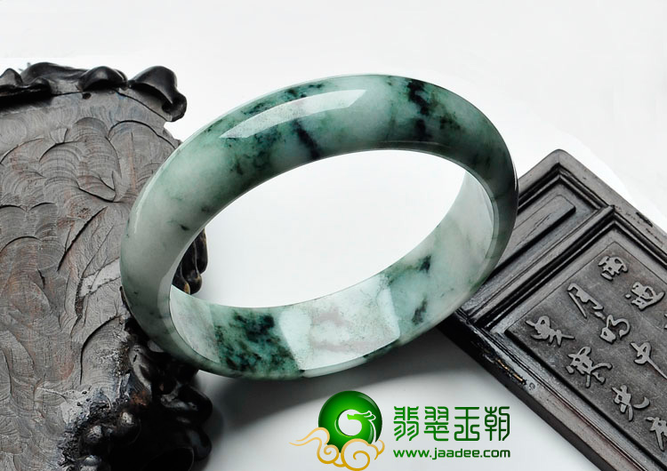 细糯种癣加绿缅甸翡翠手镯（59mm）
