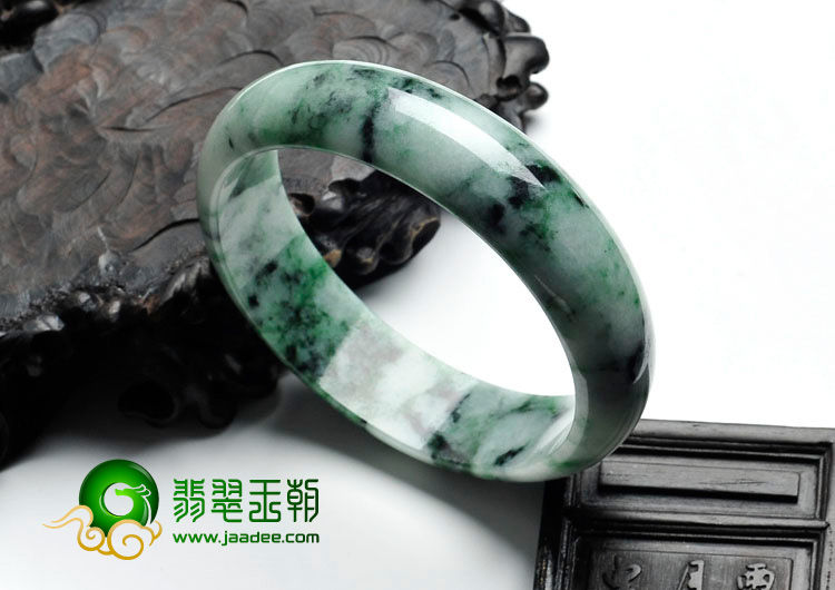 细糯种癣加绿缅甸翡翠手镯（59mm）