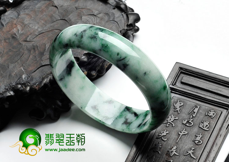 细糯种癣加绿缅甸翡翠手镯（59mm）