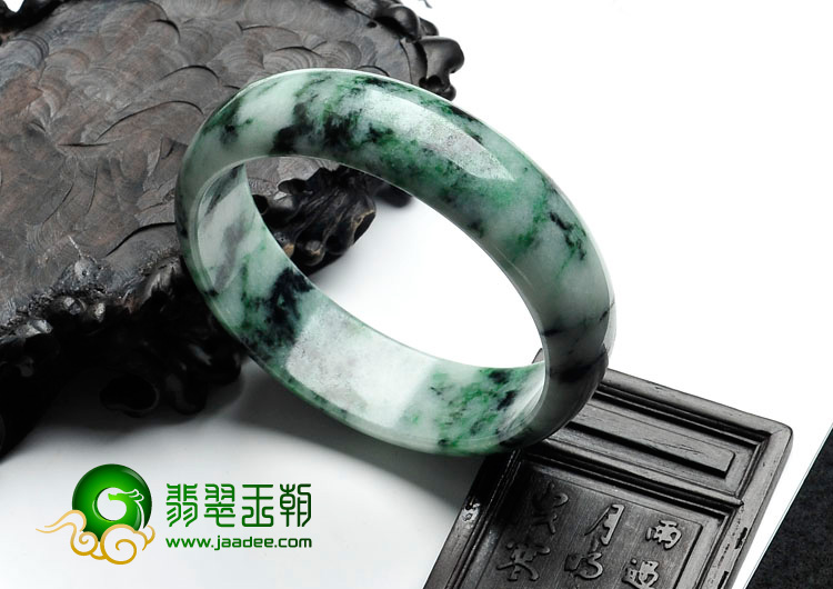 细糯种癣加绿缅甸翡翠手镯（60.6mm）