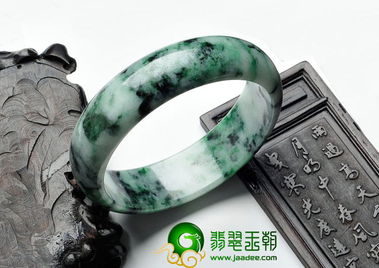 细糯种癣加绿缅甸翡翠手镯（60.6mm）