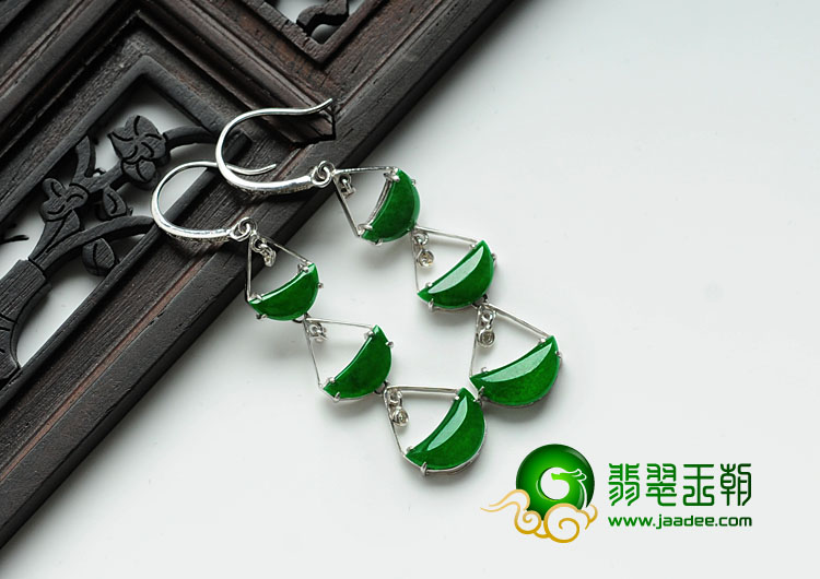 冰种正阳绿缅甸翡翠镶白金耳坠（真钻）