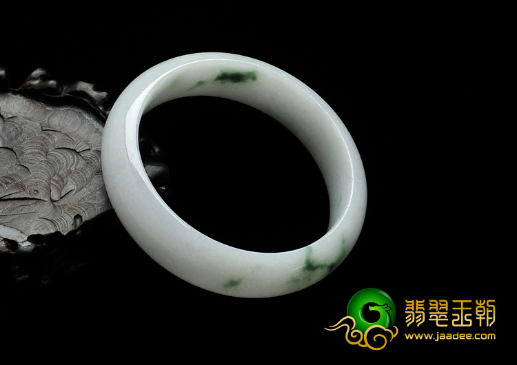 糯冰种飘花缅甸翡翠手镯（56.7mm）