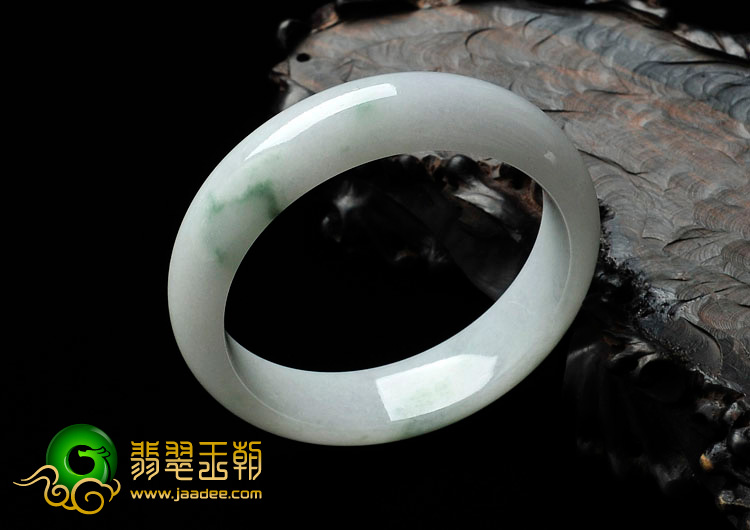 糯冰种飘花缅甸翡翠手镯（56.7mm）