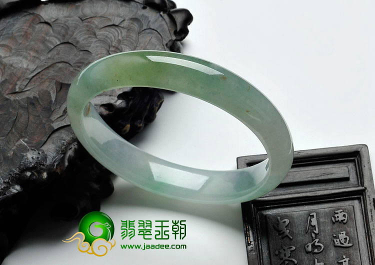 糯冰种晴水略带黄翡缅甸翡翠手镯（60mm）