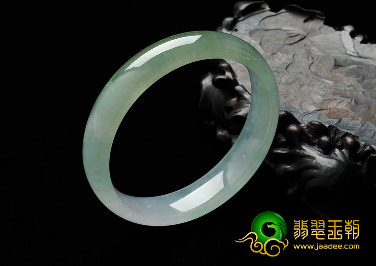 糯冰种晴水略带黄翡缅甸翡翠手镯（57mm）