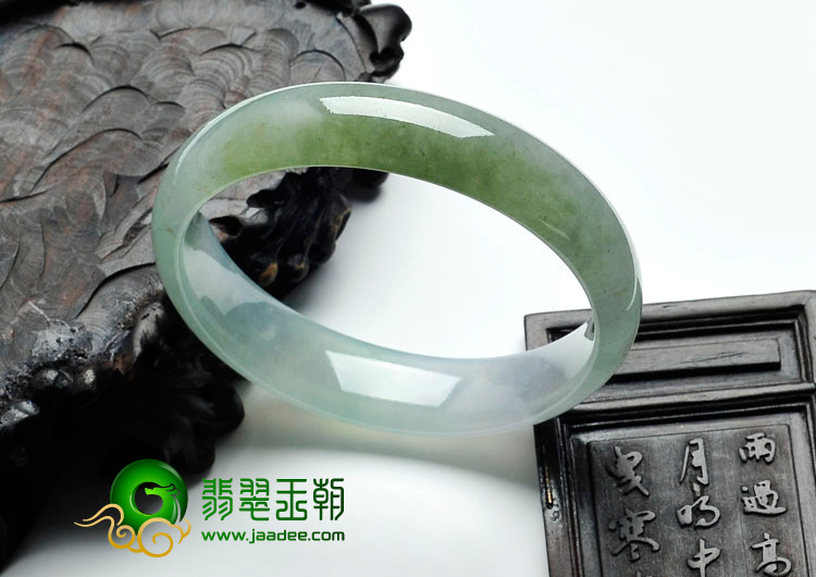 糯冰种晴水略带黄翡缅甸翡翠手镯（57mm）