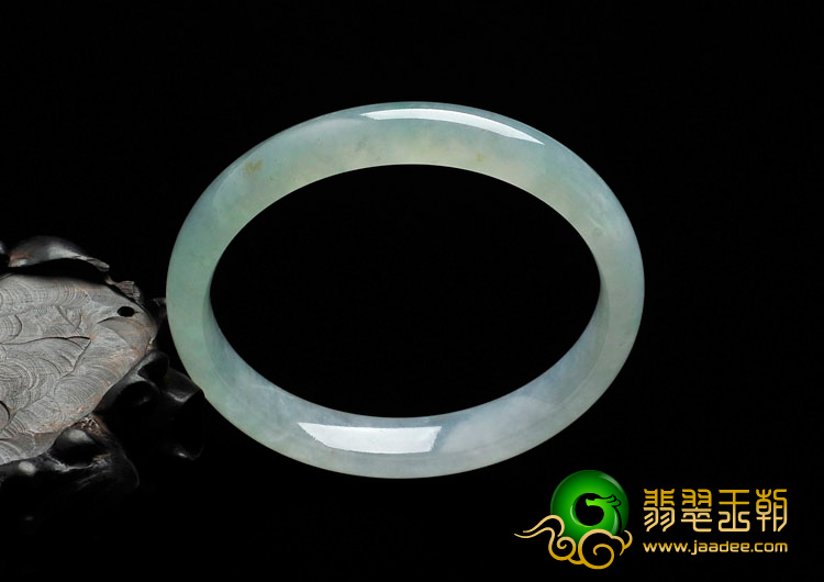 糯冰种晴水缅甸翡翠手镯（58.6mm）