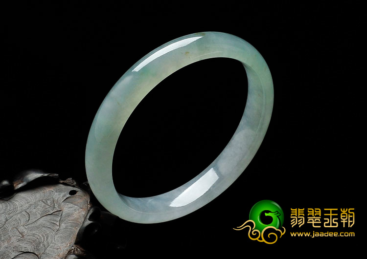 糯冰种晴水缅甸翡翠手镯（58.6mm）