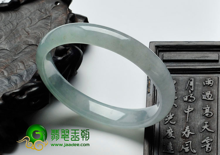 糯冰种晴水缅甸翡翠手镯（58.6mm）