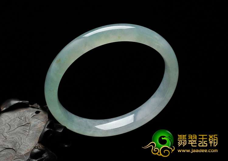 糯冰种晴水缅甸翡翠手镯（58.6mm）