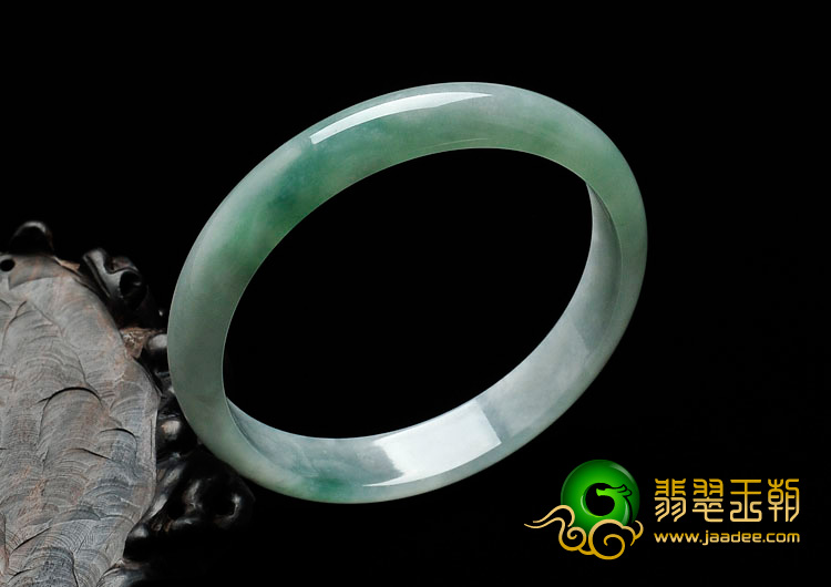 糯冰种晴水略飘花缅甸翡翠手镯（59.6mm）