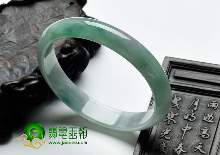 糯冰种晴水略飘花缅甸翡翠手镯（59.6mm）