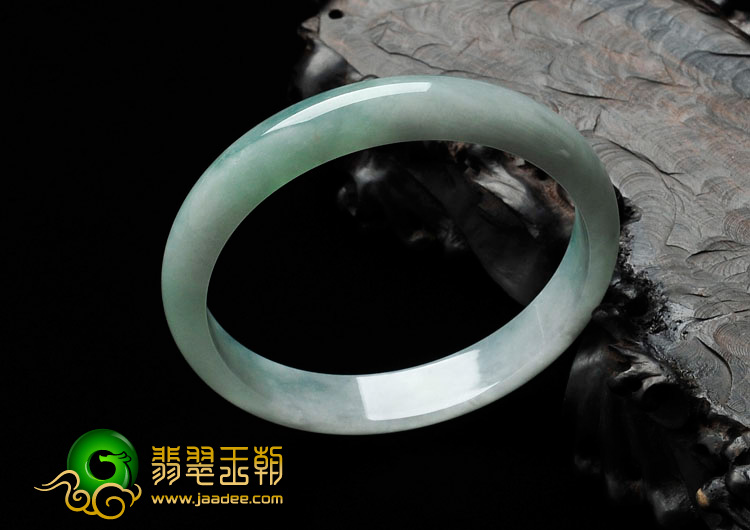 糯冰种晴水略飘花缅甸翡翠手镯（59.6mm）