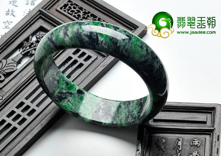 细糯种癣加绿缅甸翡翠手镯（58.8mm）