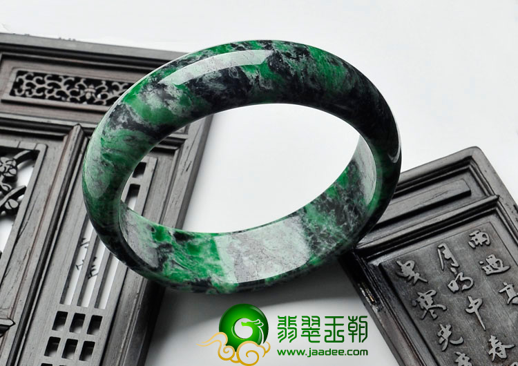 细糯种癣加绿缅甸翡翠手镯（58.8mm）