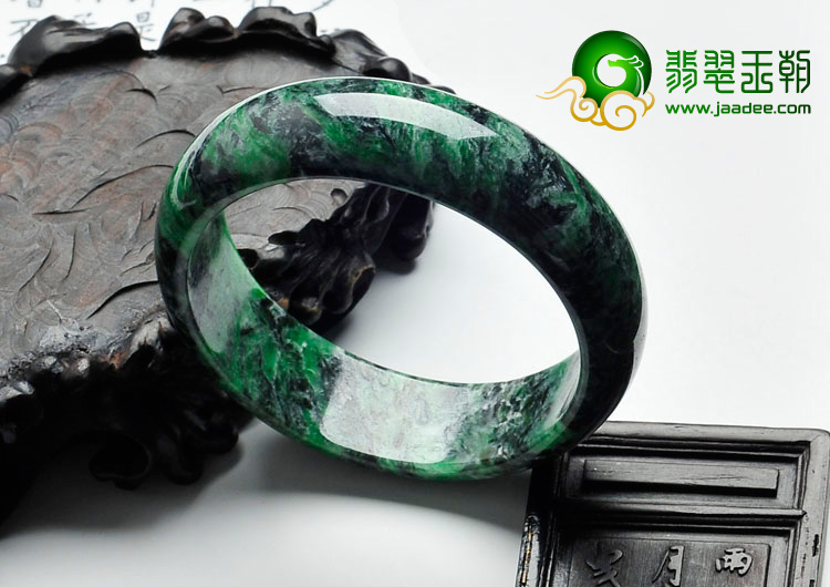 细糯种癣加绿缅甸翡翠手镯（58.7mm）