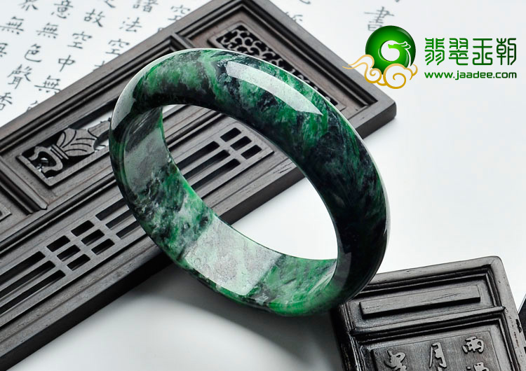 细糯种癣加绿缅甸翡翠手镯（58.7mm）